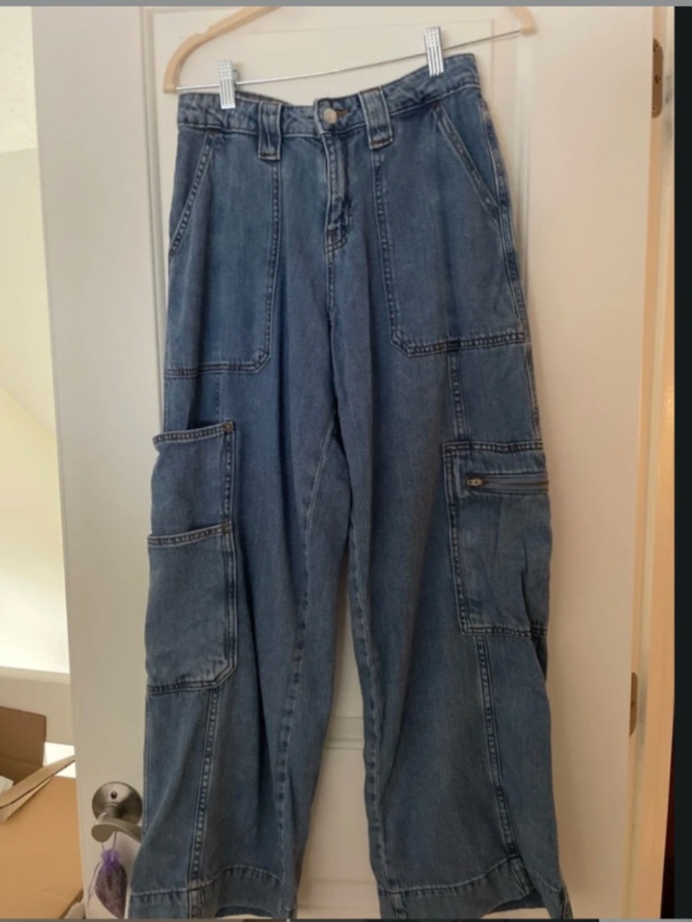 Wild Fable cargo jeans size 6/8. Faded denim look.